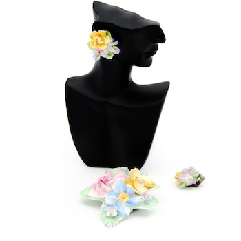 Retro blombrosch och örhängen