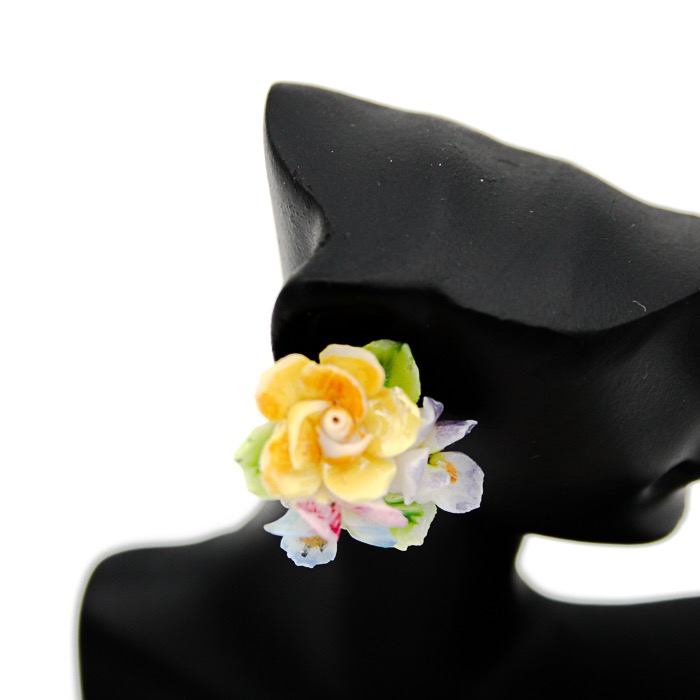 Retro blombrosch och örhängen