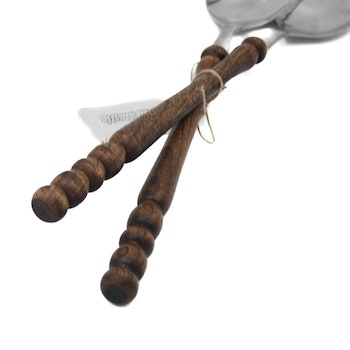 Långa salladsbestick i trä och rostfri stål